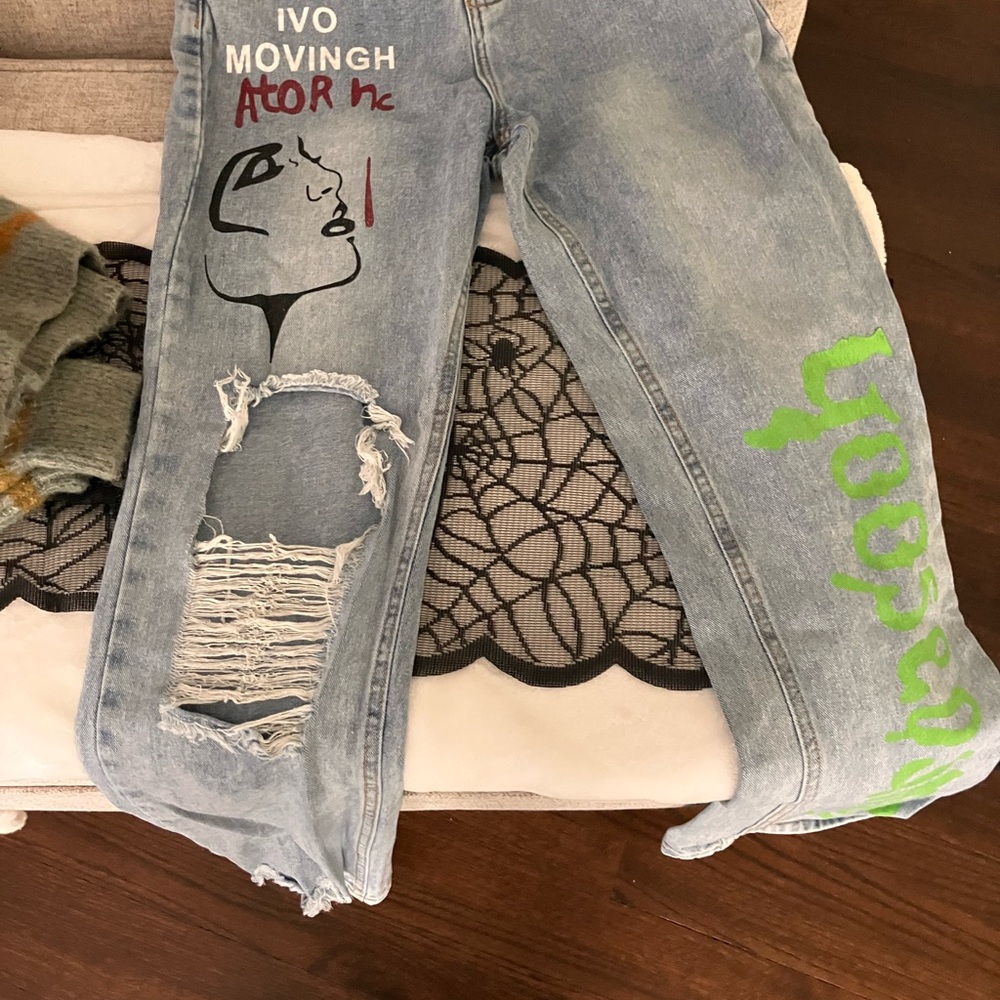 SHEIN Light Blue Artistic Straight Leg Jeans